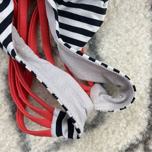 Women's Strappy Back Bra - Red and Black - Picture 6 of 7